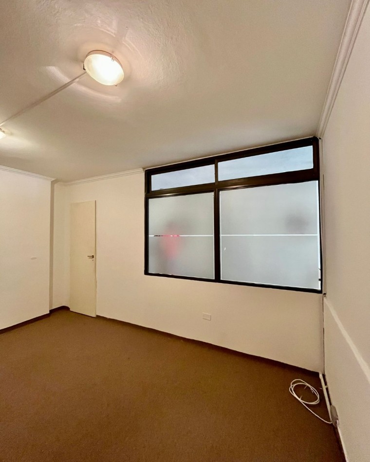 Complejo de oficinas y local comercial (ideal para inversion)