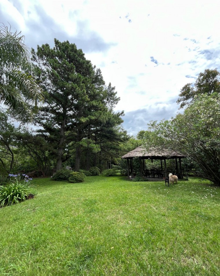 Casa quinta con amplio terreno