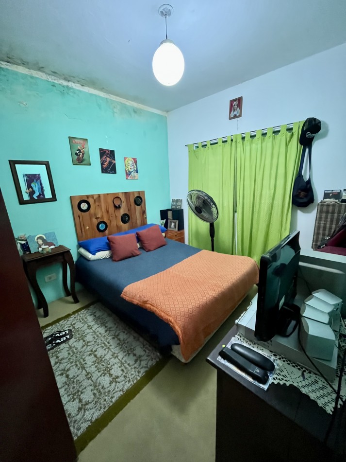 Casa de 2 dormitorios con local comercial 