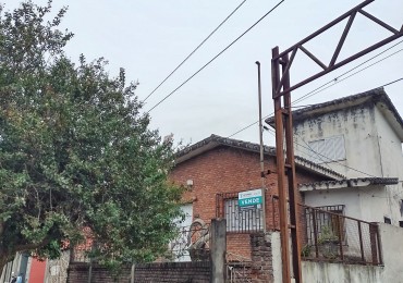 Gran propiedad sobre Av. Almafuerte